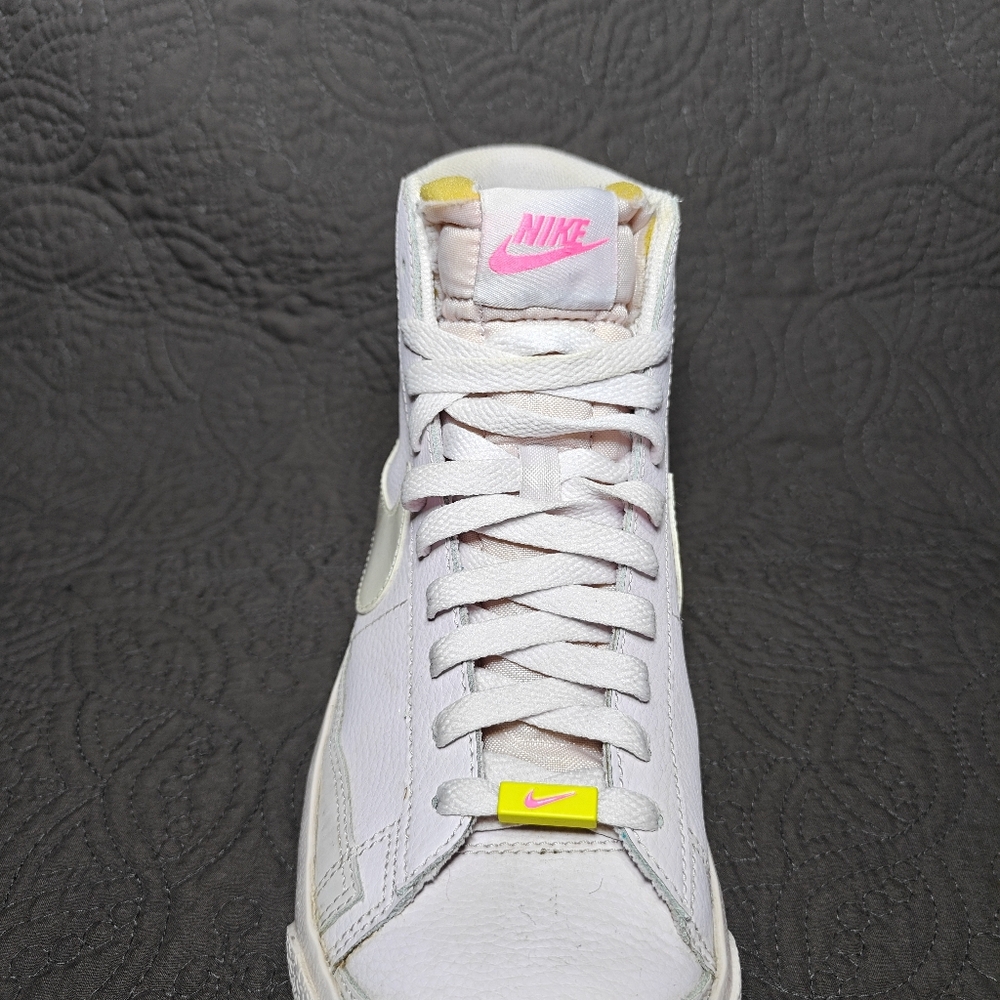 Nike Womens Blazer Mid '77 White Mint Pink Shoe Womens Sneakers Size 9 - Picture 6 of 9
